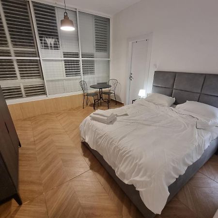 הברון Baron Daire Rişon LeTsiyon Dış mekan fotoğraf