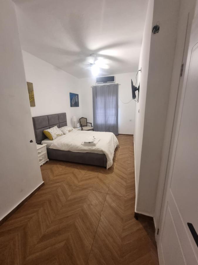 הברון Baron Daire Rişon LeTsiyon Dış mekan fotoğraf